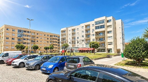 Apartamento T2 à venda na Rua do Cais dos Assentos