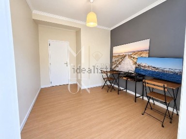 Apartamento T2 à venda na Rua Alfredo Bastos s/n