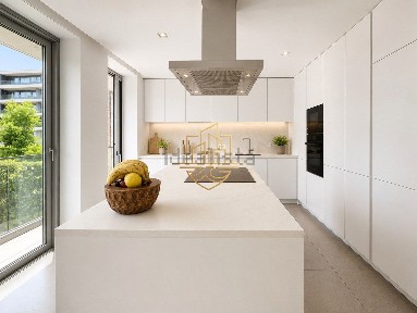 Apartamento T3 à venda na Rua Manuel Dias da Fonseca, 856
