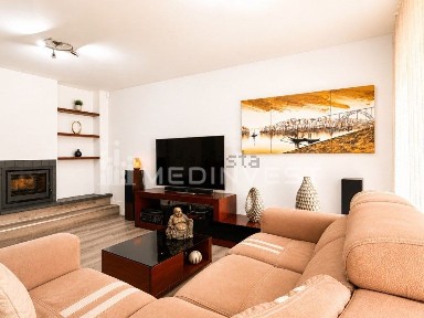 Apartamento T2 à venda na Rua de Francisco Oliveira Ferreira