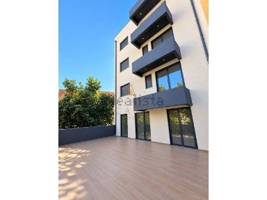 Apartamento T2 à venda na Avenida Primavera