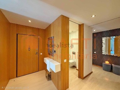 Apartamento T3 à venda na Rua Cidade de La Guardia