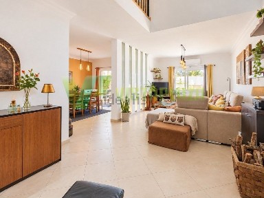 Moradia independente à venda na Villas da Bemposta