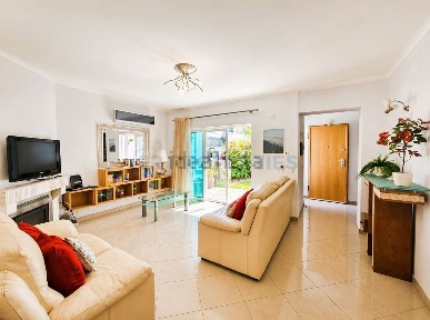 Casa ou moradia à venda na Avenida do Cerro da Vila