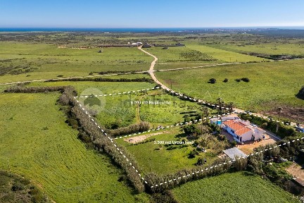 Casa ou moradia à venda em Vila do Bispo e Raposeira
