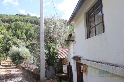 Moradia independente à venda em Sardeiras de Baixo