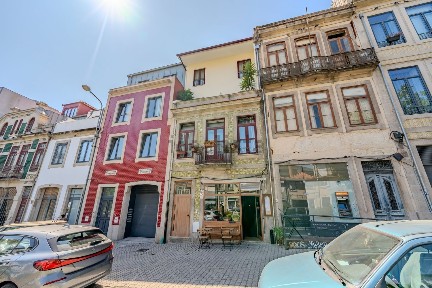 Arrendamento de espaço comercial no Largo do Doutor Tito Fontes s/n
