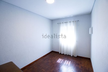 Arrendamento de moradia independente na Rua Vila Nova de Cima
