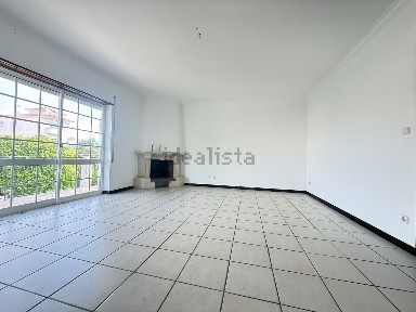 Arrendamento de apartamento T4 nas Caldas da Rainha (Nossa Senhora do Pópulo)