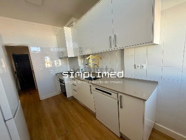 Arrendamento de apartamento T2 na Rua do Adamastor