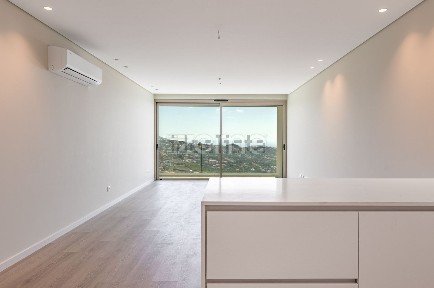 Apartamento T3 à venda na Rua Francisco Figueira Ferraz, 1