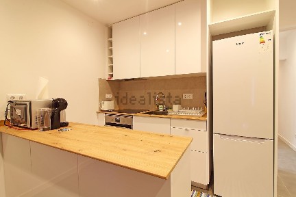 Arrendamento de apartamento T0 na Rua Vasco Santana, 110