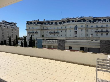 Arrendamento de apartamento T3 na Avenida de Nice, 142