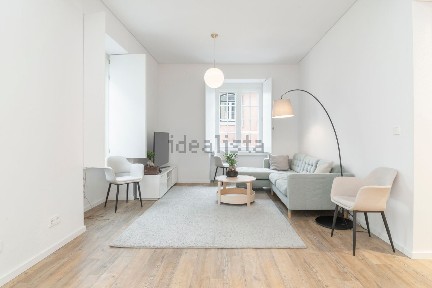 Arrendamento de apartamento T2 na Rua de São Nicolau