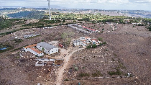 Quinta à venda na Rua da Escola