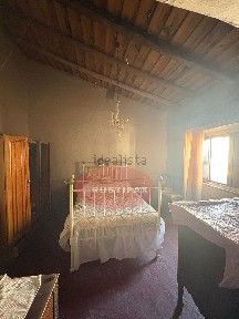 Casa de aldeia à venda na Rua do Pombal