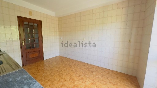 Arrendamento de apartamento T3 na Praça das Palmeiras