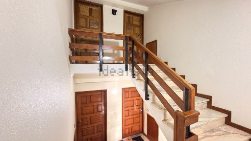 Apartamento T1 à venda na Rua Artur Mirandela