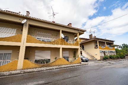 Duplex à venda no Bairro Abrunhós s/n