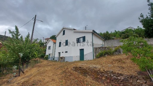 Moradia independente à venda em São Gião