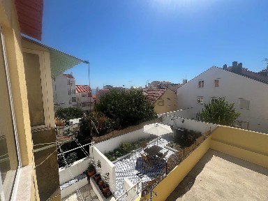 Apartamento T2 à venda na Calçada dos Barbadinhos