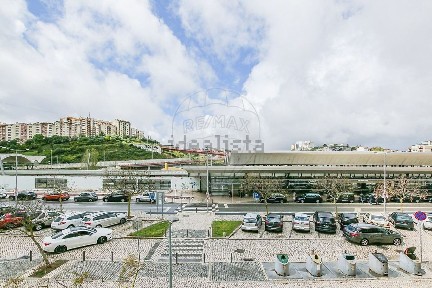Apartamento T1 à venda na Rua Eça de Queiroz