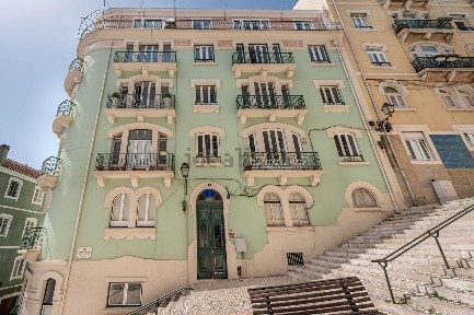 Apartamento T5 à venda na Rua Joaquim Casimiro, 1