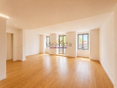 Apartamento T1 à venda na Rua das Necessidades