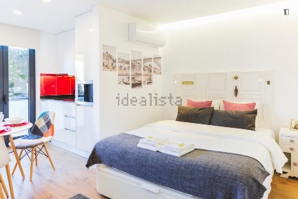Arrendamento de apartamento T0 na Rua do Pinheiro