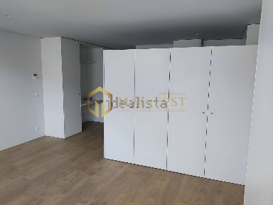 Arrendamento de apartamento T0 na Rua Atriz Alda Rodrigues