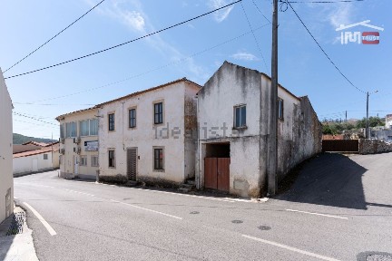 Moradia independente à venda em Alqueidão da Serra