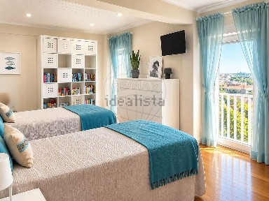 Apartamento T2 à venda na Rua Nossa Senhora Amparo