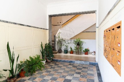 Apartamento T1 à venda na Rua João Villaret