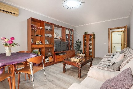 Apartamento T3 à venda na Avenida 25 de Abril