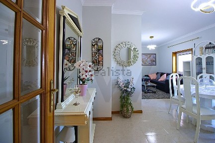 Apartamento T2 à venda na Rua Irmãos Oliveira Lopes
