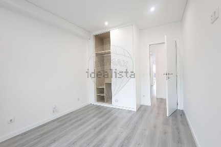 Arrendamento de apartamento T3 na Rua Doutor José Vilaça