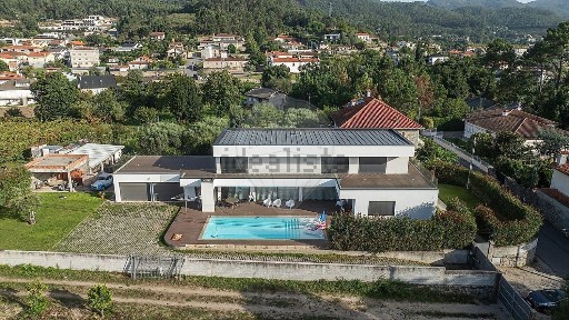 Moradia independente à venda na Travessa de São Pedro