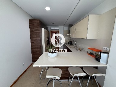 Apartamento T3 à venda na Rua Custódio da Costa Ferreira Pinto