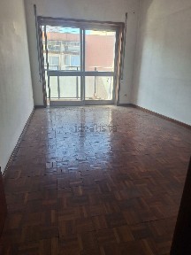 Apartamento T1 à venda na Rua da Constituição