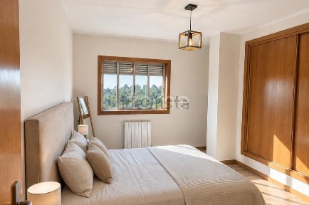 Apartamento T2 à venda na Rua do Verdelho da Urbanização do Pinheiral, 236