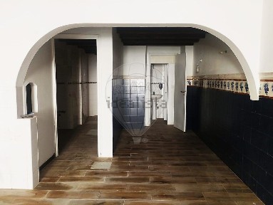 Espaço comercial à venda na Regueirão dos Anjos