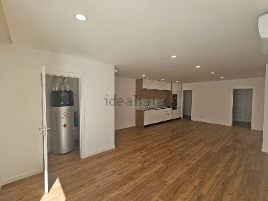 Arrendamento de apartamento T2 na Avenida Manuel Carvalho Coelho, 142