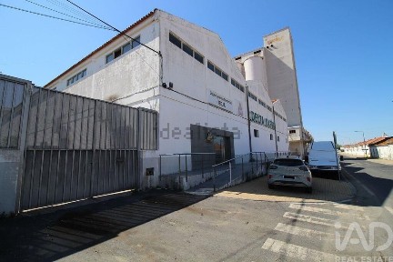 Armazém à venda em Salvador e Santa Maria da Feira