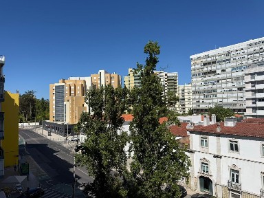Arrendamento de apartamento T2 na Alameda das Linhas de Torres