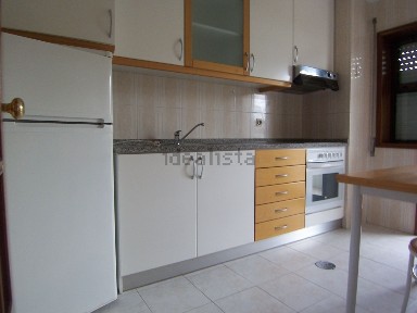 Arrendamento de apartamento T0 na Rua Vale Formoso, 609