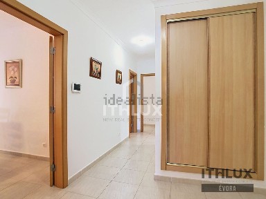 Apartamento T2 à venda em Armação de Pêra