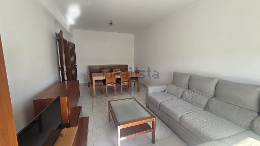 Apartamento T2 à venda na Avenida António José Gomes, 60