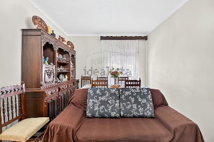 Apartamento T2 à venda na Rua São José Operário
