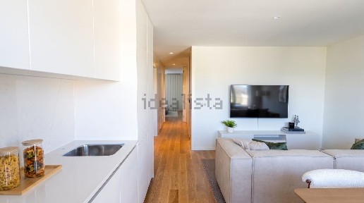 Apartamento T2 à venda na Rua de Latino Coelho