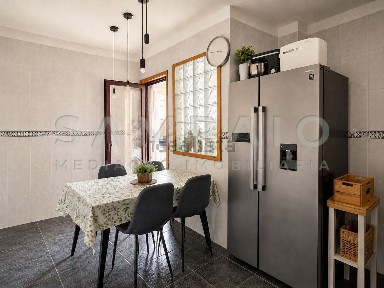 Apartamento T3 à venda na Rua Rosália de Castro